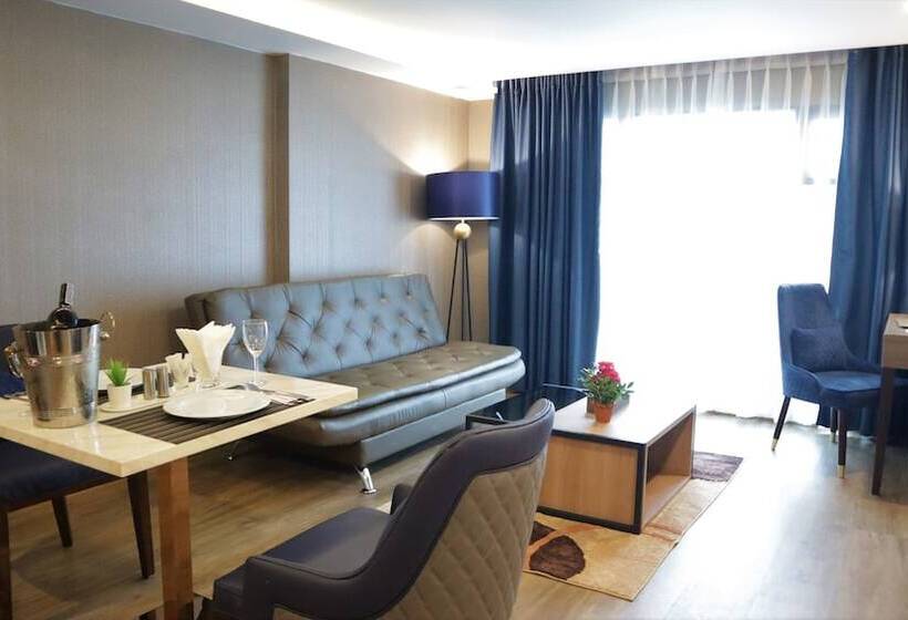 Люкс, Glow Sukhumvit 5