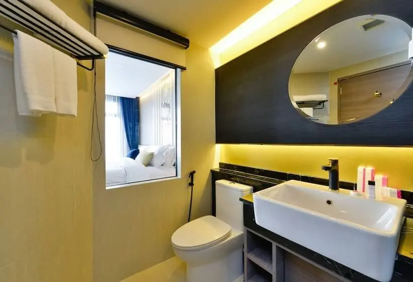 سوییت خانوادگی, Glow Sukhumvit 5