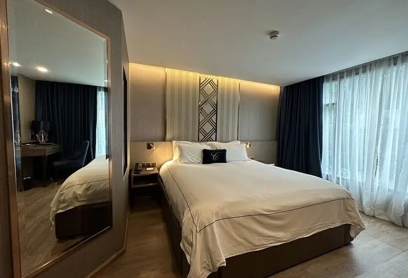 سوییت خانوادگی, Glow Sukhumvit 5