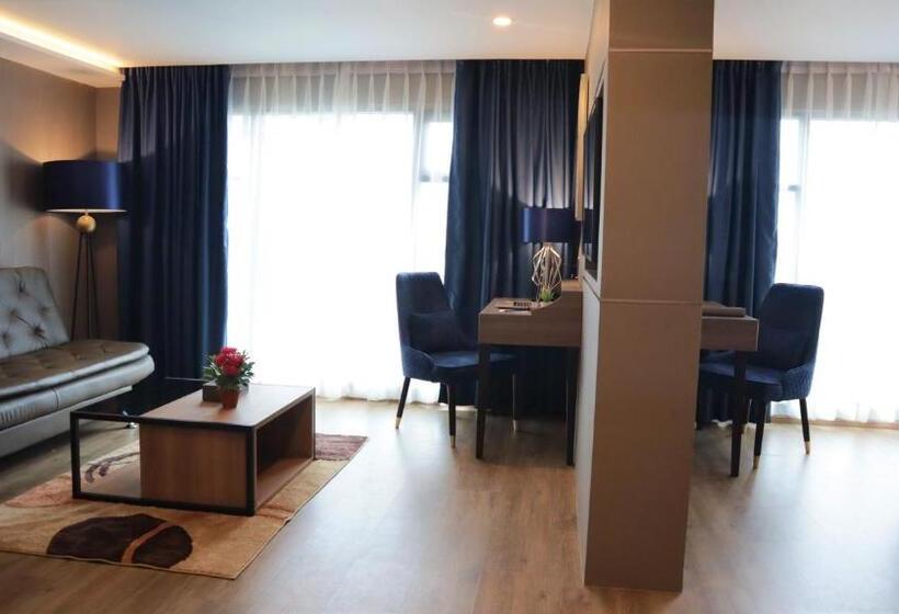 Люкс, Glow Sukhumvit 5