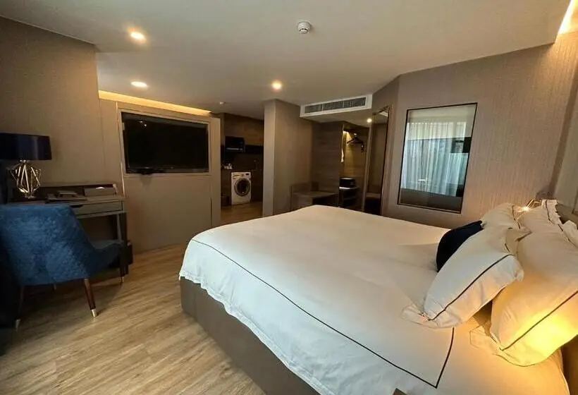 سوییت خانوادگی, Glow Sukhumvit 5