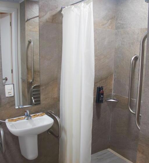 غرفة قياسية لذوى الاحتياجات الخاصة, Ibis Styles Itauna