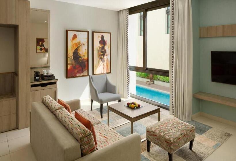 标准工作室带泳池景, Mövenpick Hotel Tahlia Jeddah