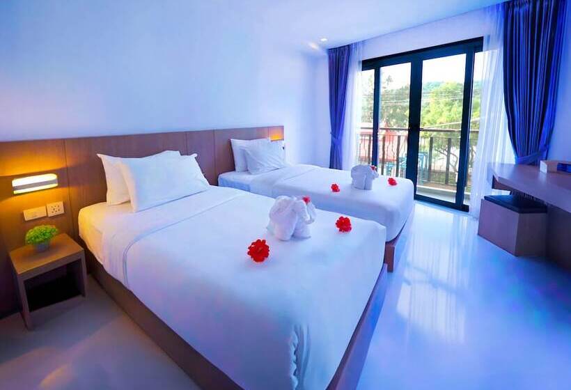 디럭스 룸, Phoenix Hotel Karon Beach