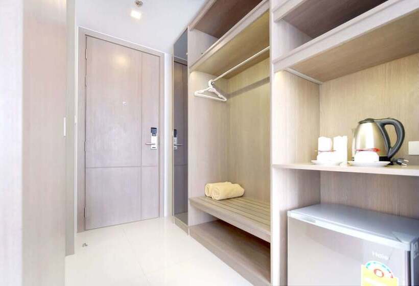 디럭스 룸, Phoenix Hotel Karon Beach