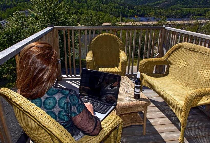 חדר סטנדרט עם מרפסת, Hôtel Motel Le Beluga