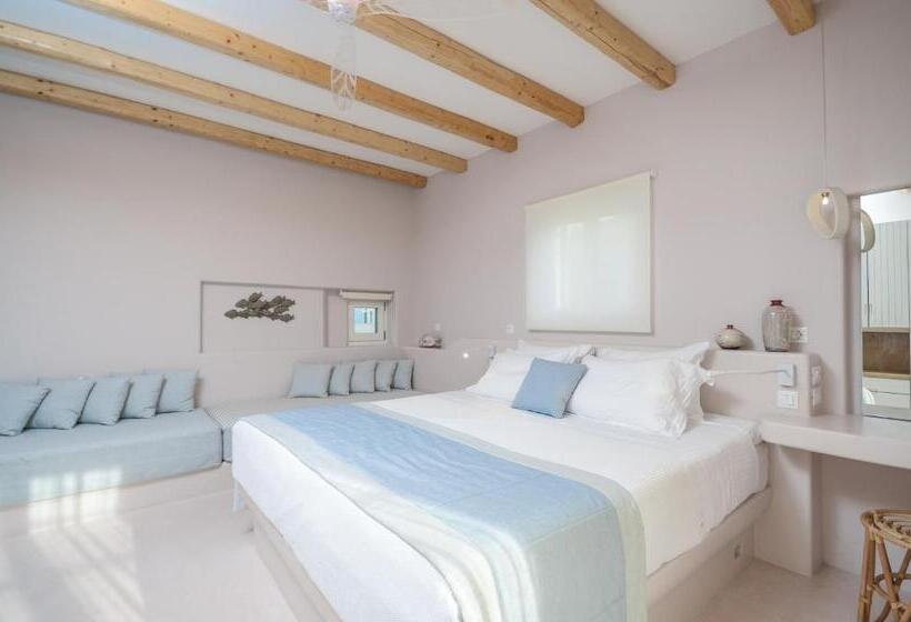 小型套房侧面可观海景, Antony Suites
