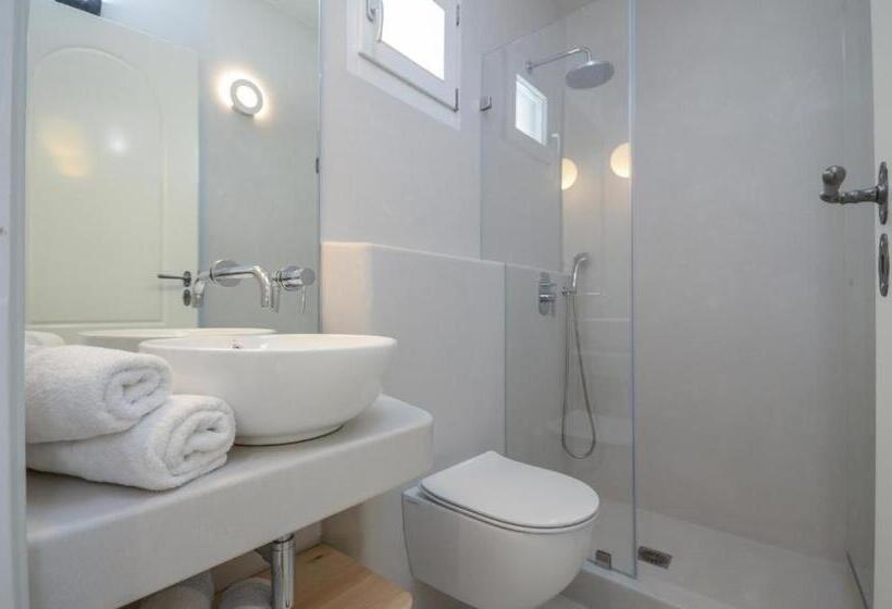 غرفة قياسية, Antony Suites