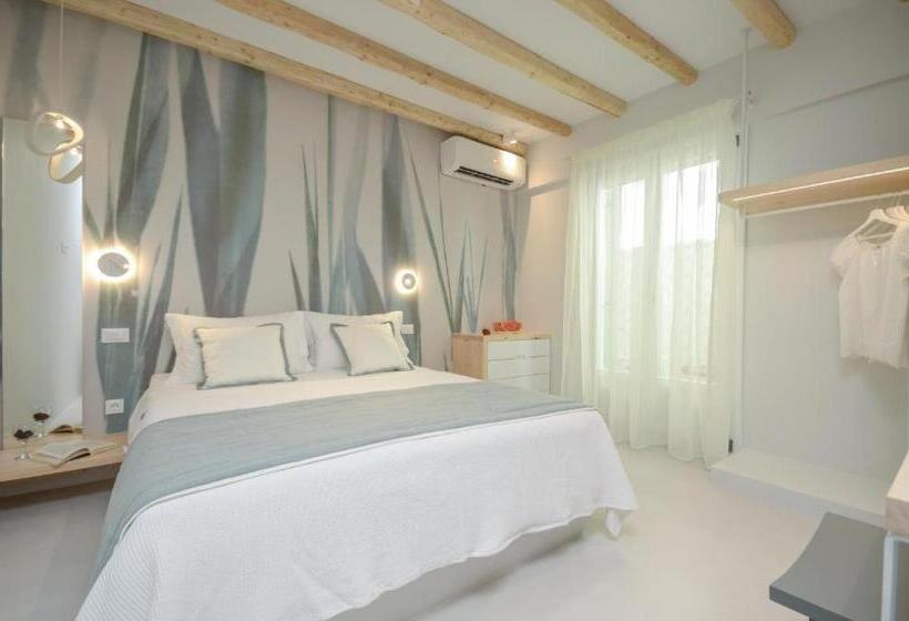 标准间, Antony Suites