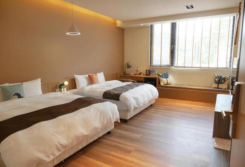 اتاق لوکس چهار تخته, See Moon Homestay