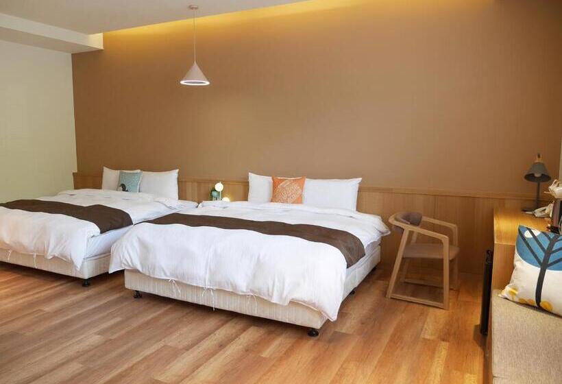 اتاق لوکس چهار تخته, See Moon Homestay