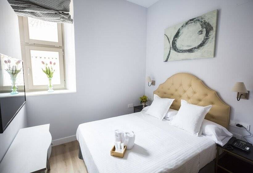 استودیوی استاندارد, Casa De La Merced Suites