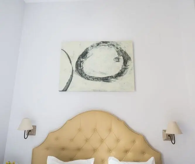 استودیوی استاندارد, Casa De La Merced Suites