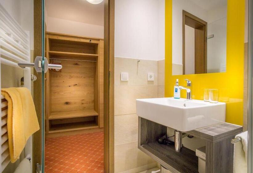 Quarto superior, Gasthaus Zum Hirschen