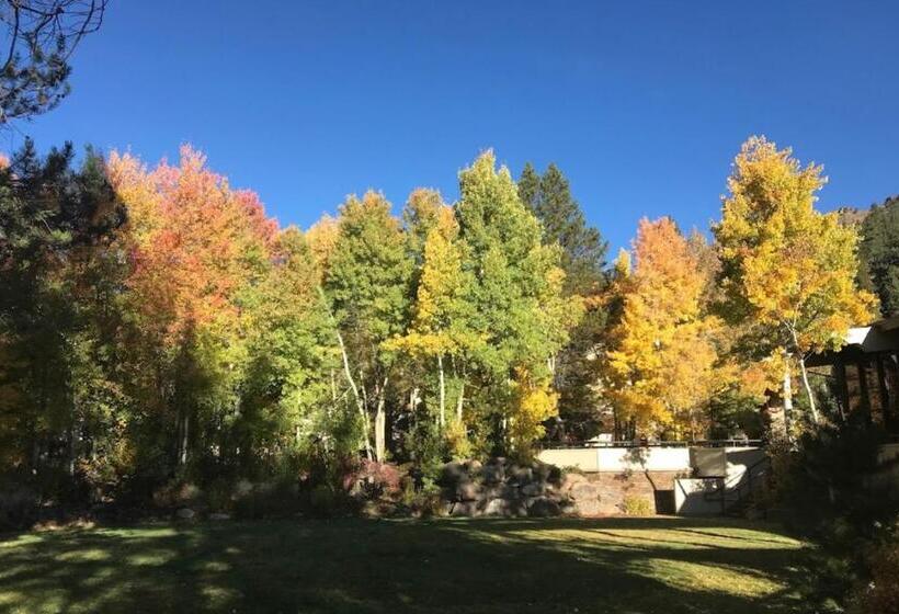 جناح, Getaways At Olympic Village Inn