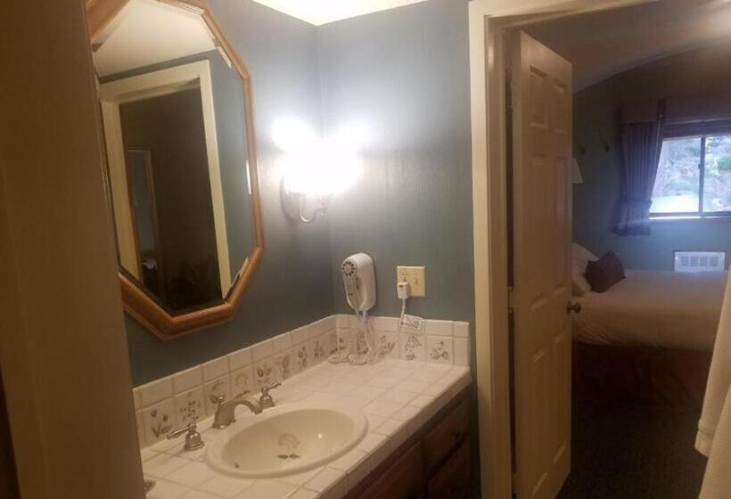 جناح, Getaways At Olympic Village Inn