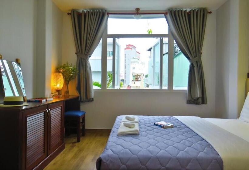 اتاق لوکس سه تخته, Giang Sơn Hotel江山民宿范五老区酒吧街胡志明市