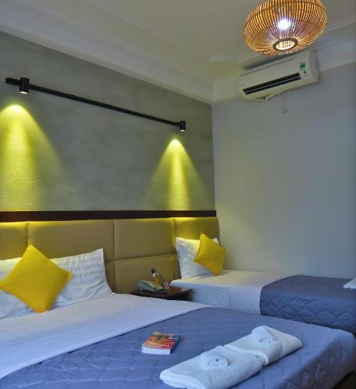 اتاق لوکس سه تخته, Giang Sơn Hotel江山民宿范五老区酒吧街胡志明市
