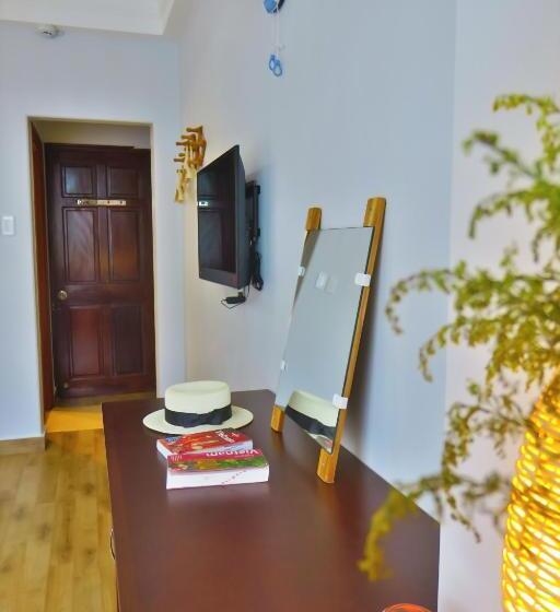 اتاق لوکس سه تخته, Giang Sơn Hotel江山民宿范五老区酒吧街胡志明市