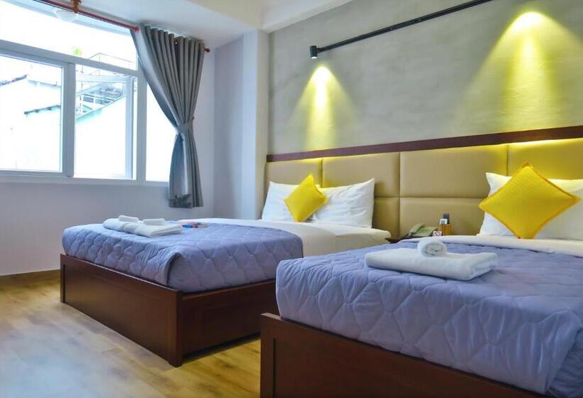 اتاق لوکس سه تخته, Giang Sơn Hotel江山民宿范五老区酒吧街胡志明市
