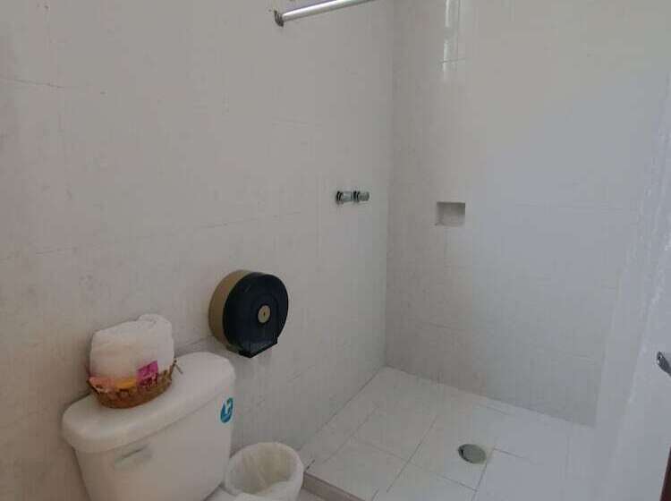 Номер Стандарт, Playa De Oro   Enfrente De Wtc Y Plazas Comerciales