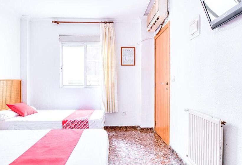 Семейный Номер, Hostal Nova Picanya