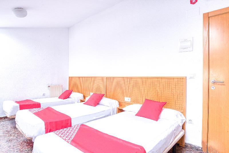 Номер Стандарт Трехместный, Hostal Nova Picanya