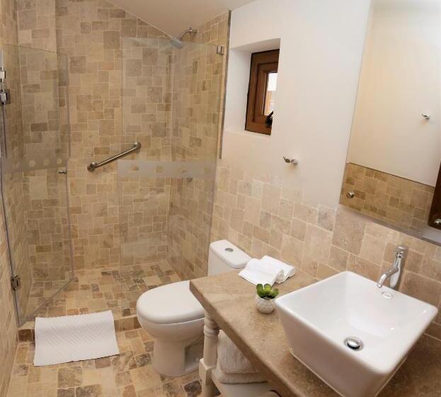 اتاق لوکس, Atoq San Blas