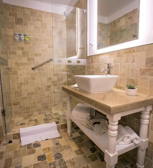 اتاق استاندارد سه نفره, Atoq San Blas