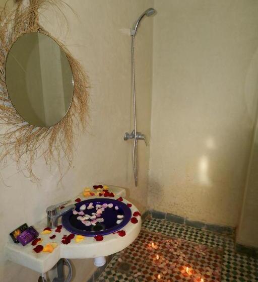 חדר דלוקס, Dar Adouss