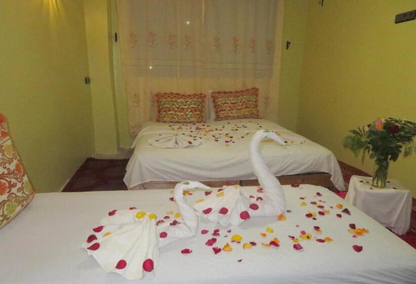 חדר דלוקס, Dar Adouss