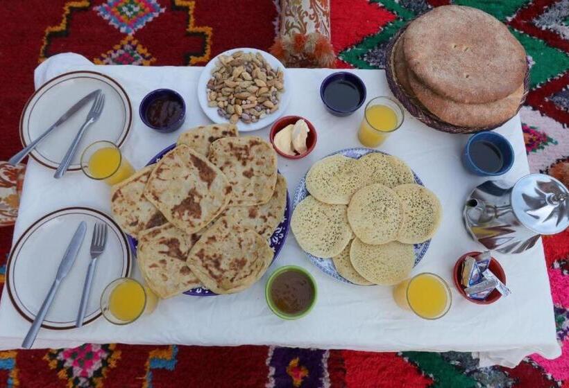 חדר דלוקס, Dar Adouss