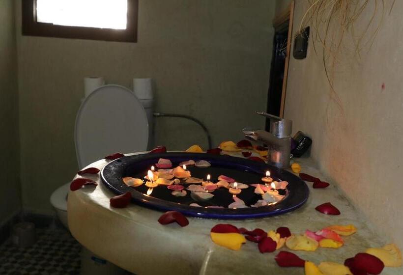 חדר דלוקס, Dar Adouss