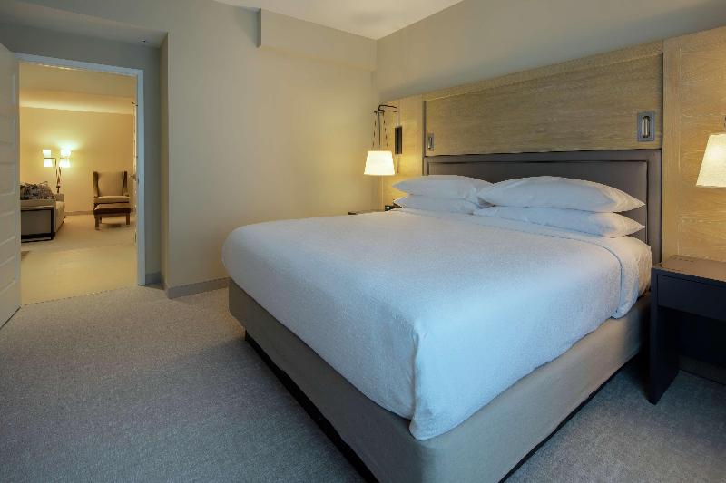 جناح سرير كينج, Embassy Suites By Hilton St Augustine Beach Oceanfront Resort