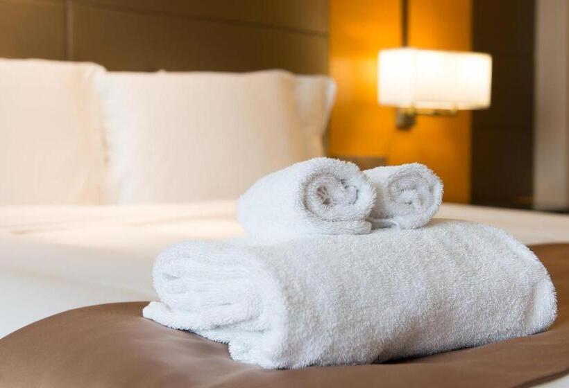 غرفة قياسية, Enight