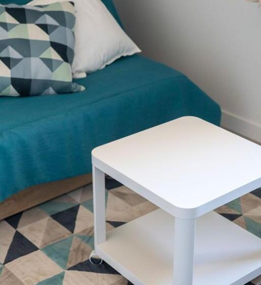 شقة غرفة واحدة, Enight