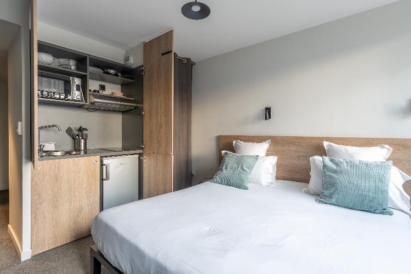 شقة غرفة واحدة, Enight