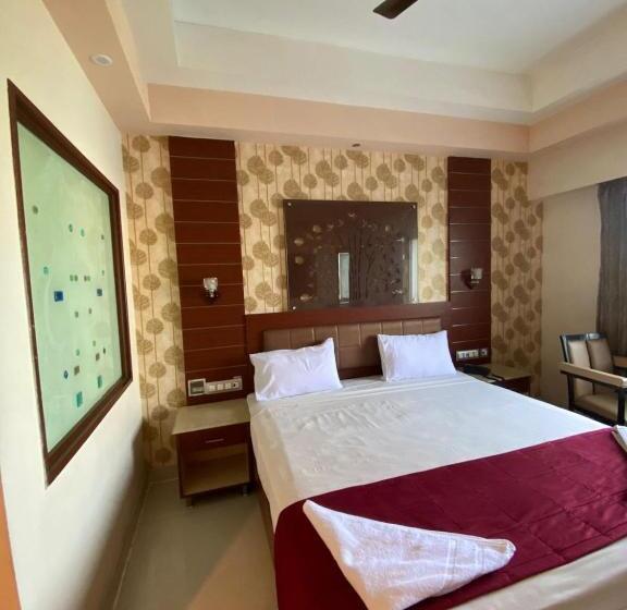 Deluxe Rum, Maya Residency