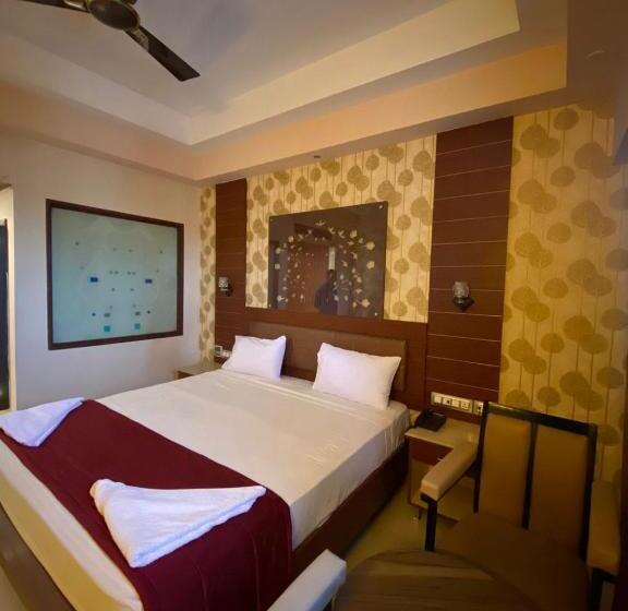 Deluxe Rum, Maya Residency