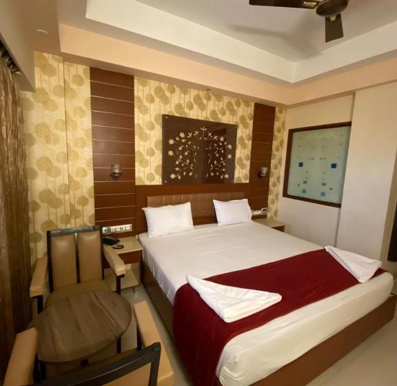 Deluxe Rum, Maya Residency