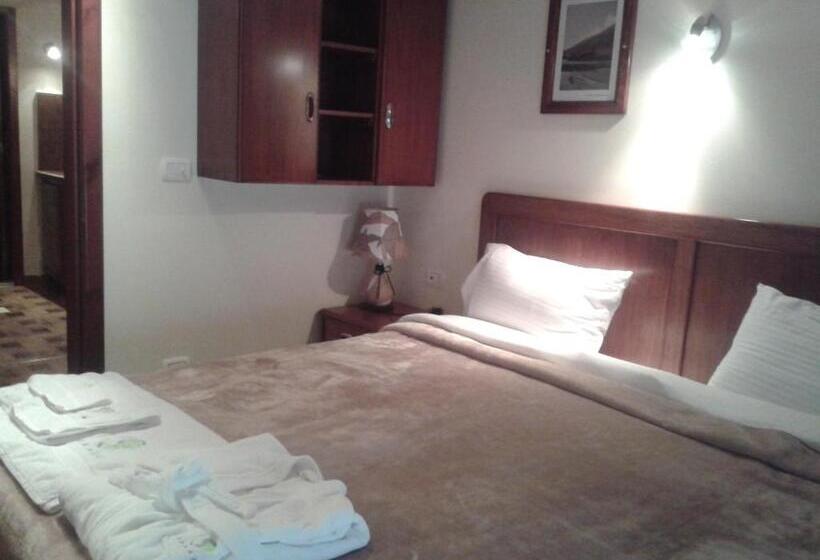 کلبه ییلاقی, Samar Resort Apart