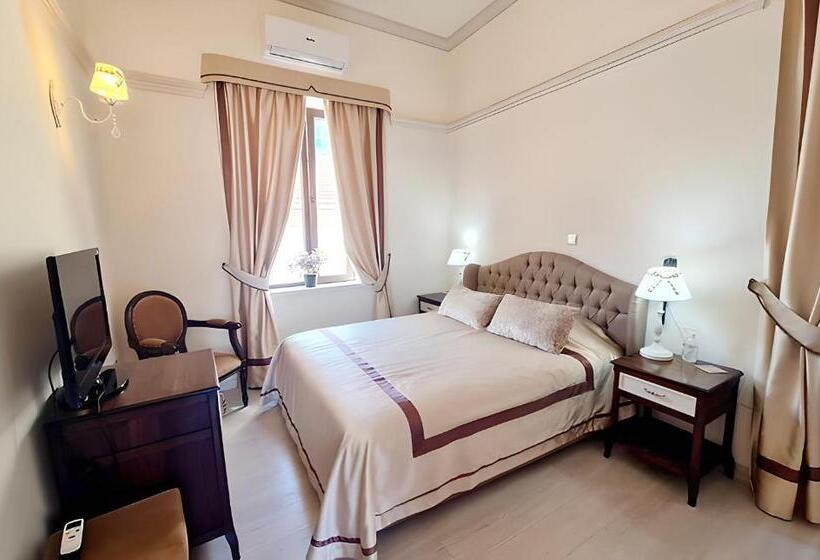 غرفة قياسية, Sofia Boutique