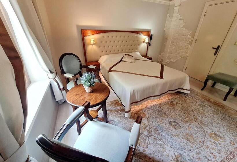 جناح, Sofia Boutique