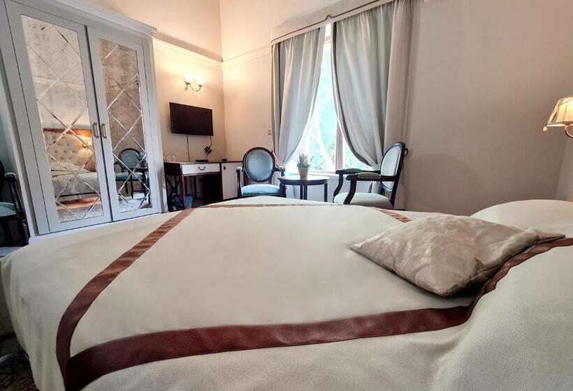 جناح, Sofia Boutique