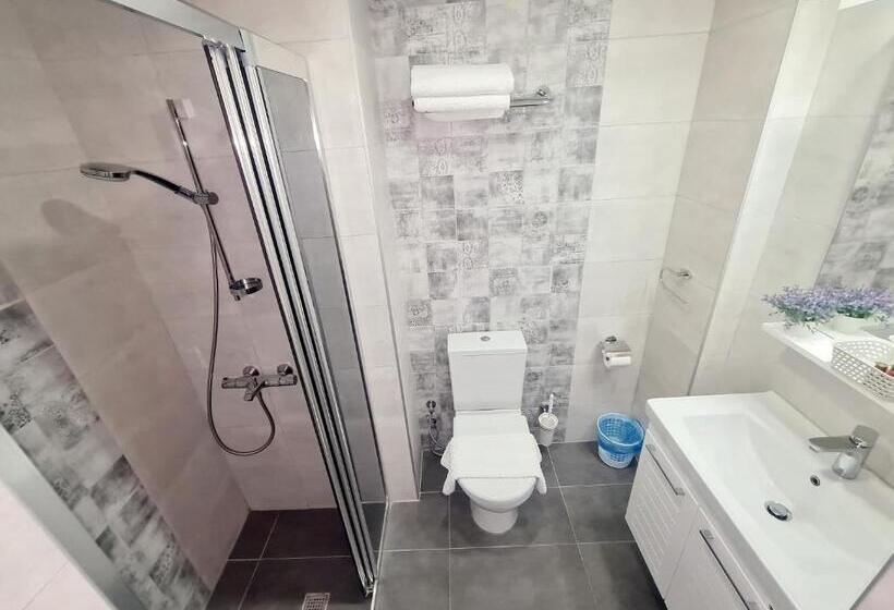 جناح, Sofia Boutique