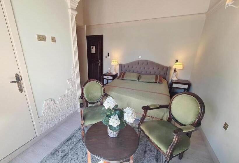 جناح, Sofia Boutique