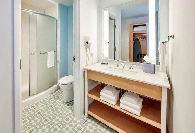 اتاق استاندارد با چشم‌انداز استخر, Universal Endless Summer Resort – Dockside Inn And Suites