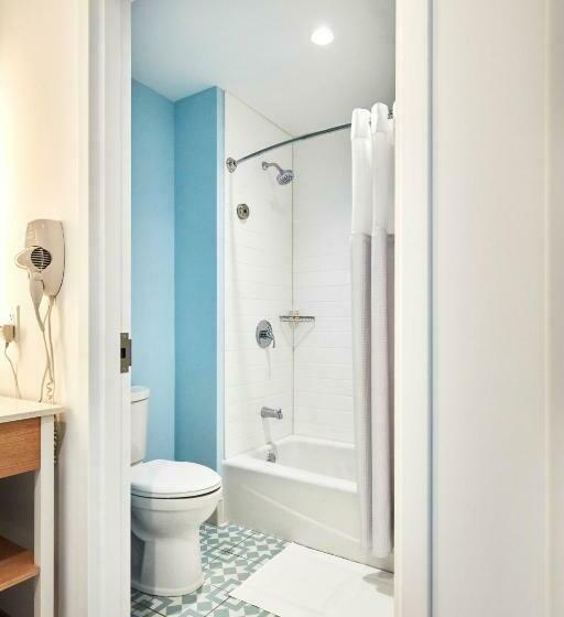 풀장 전망 스위트, Universal’s Endless Summer Resort – Dockside Inn And Suites