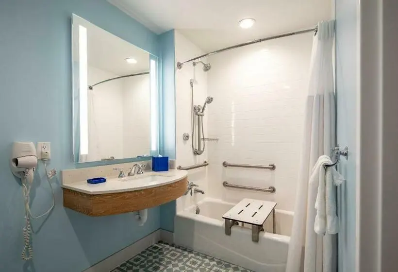 اتاق استاندارد برای معلولان, Universal Endless Summer Resort – Dockside Inn And Suites