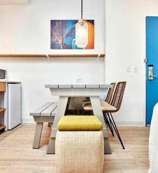 장애인을 위한 스위트, Universal’s Endless Summer Resort – Dockside Inn And Suites